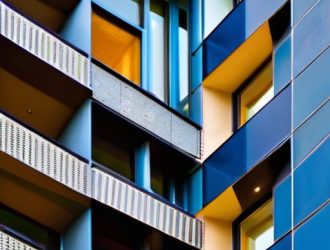 Эффективное утепление фасада: от выбора материалов до монтажа плит