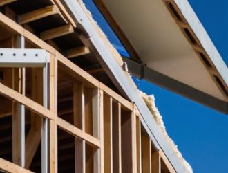 Эффективное утепление фасадов: как выбрать и установить теплоизоляцию для комфортного и экономичного жилья