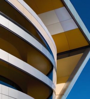 Энергоэффективные фасады: Как тепловая изоляция меняет архитектуру зданий