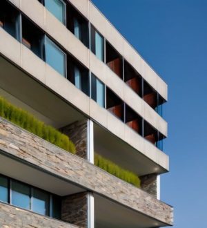 Искусственный камень: идеальный выбор для современного фасада вашего здания