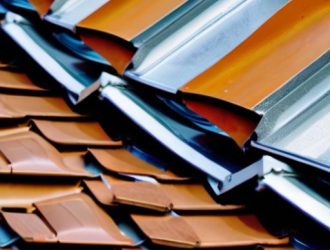 Как выбрать кровельный материал для легкого монтажа: советы и рекомендации