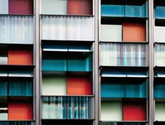 Стеклообои для фасадов: Преимущества, технологии и дизайнерские возможности