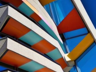 Утепление фасадов: Как выбрать и установить утепляющие плиты для максимальной эффективности