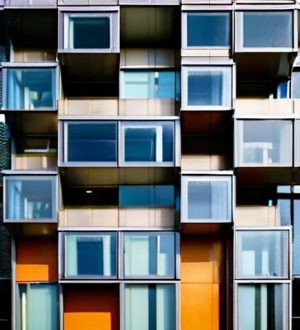 Выбор фасадных конструкций для зданий в условиях повышенной влажности: ключевые аспекты и рекомендации