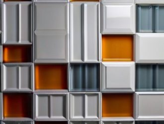 Декорируем стены с вставками: от истории до современных решений