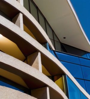 Эффективное утепление и отделка фасадов: ключ к энергоэффективности и эстетике современных зданий