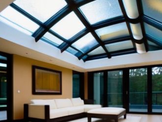 Стеклянные потолки: Эстетика, Монтаж и Уход за Современным Интерьером