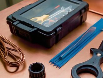 Как правильно соединять жесткие и мягкие медные провода: от выбора инструментов до безопасности