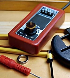 Как разобрать двухклавишный выключатель света: пошаговое руководство для новичков