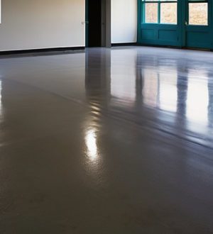 Правильный уход за полусухой стяжкой: ключ к долговечности и качеству полов