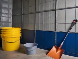 Правильный выбор клея для пароизоляции на газобетонных стенах: ключ к долговечности и эффективности конструкции