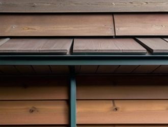 Выбор материала для обшивки фронтонов: как не ошибиться и выбрать лучшее для вашего деревянного дома